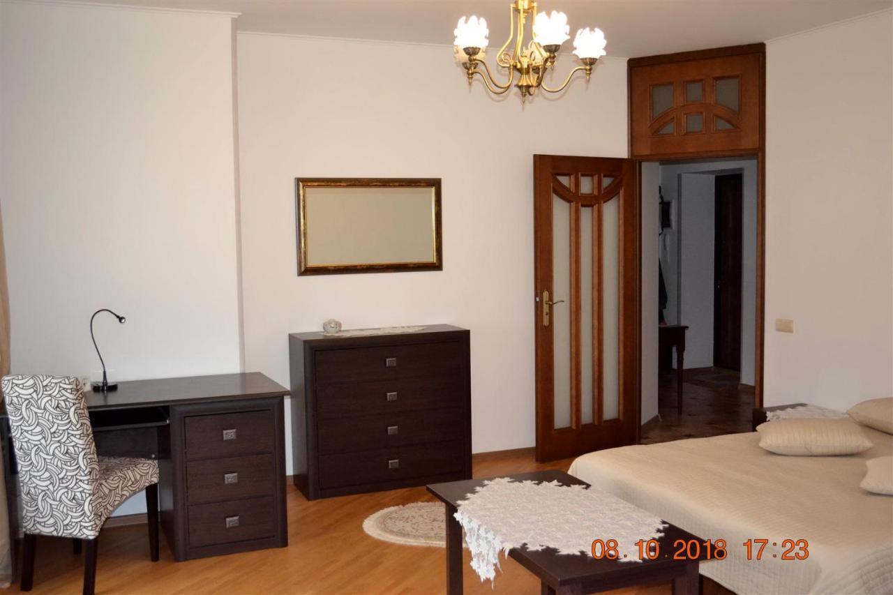 Sunny Apartment In The City Center Truskavets Ngoại thất bức ảnh