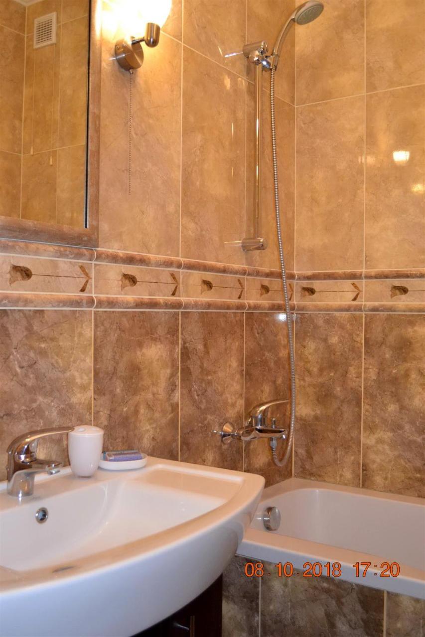 Sunny Apartment In The City Center Truskavets Ngoại thất bức ảnh